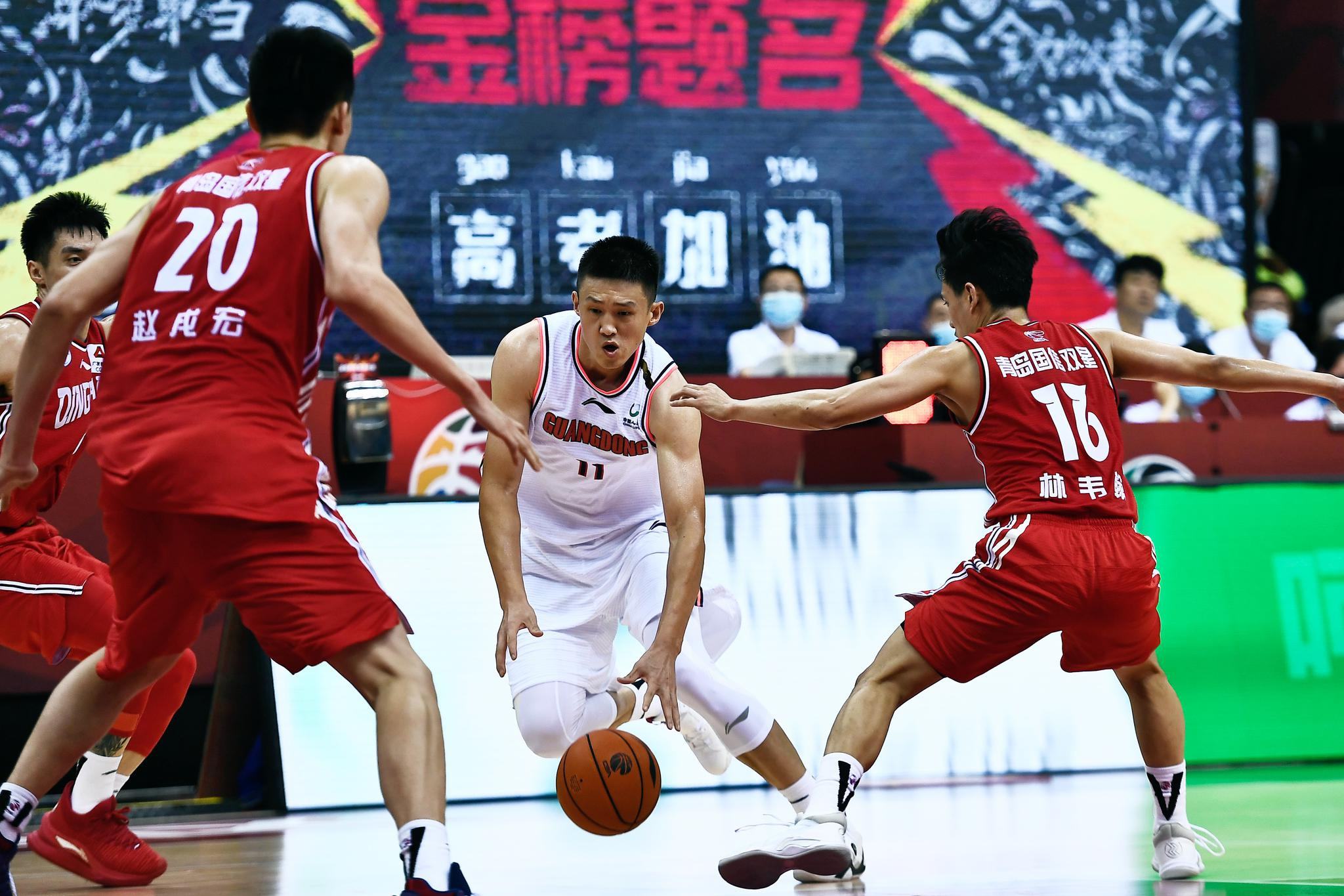 英超今晚走向成谜；深圳男篮官宣签约；更衣室稳定；细节决定成败的简单介绍